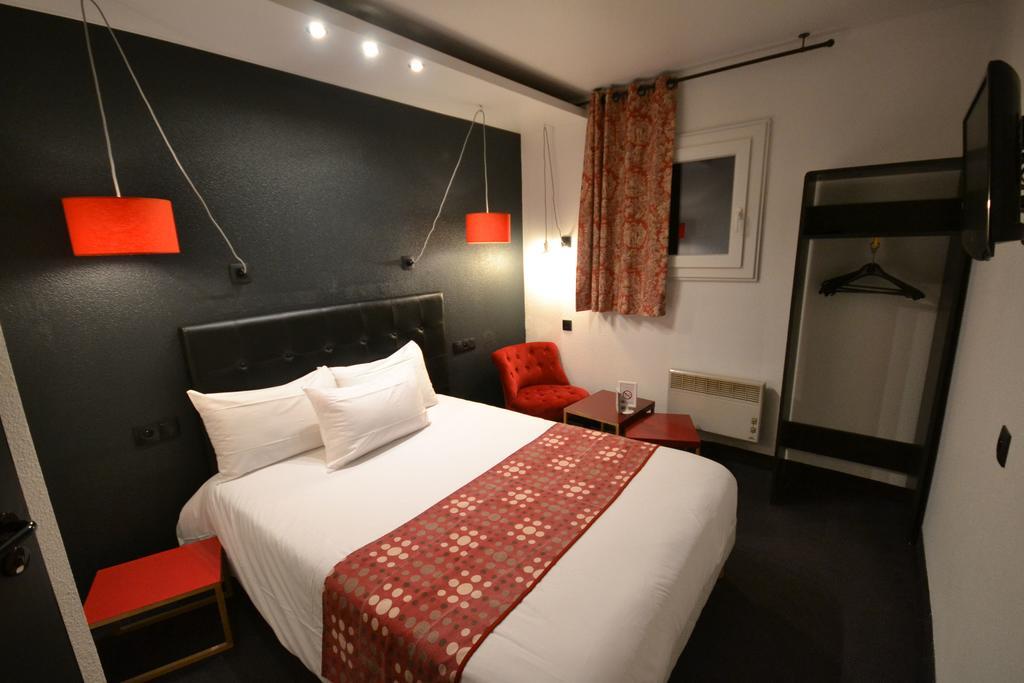 Brit Hotel - Montsoult La Croix Verte Baillet-en-France Esterno foto